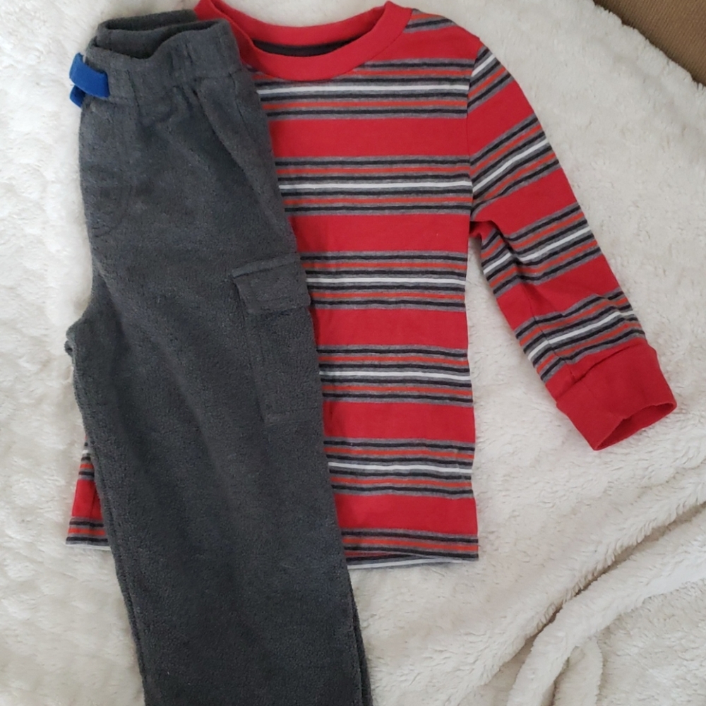 Boys clothing set 18 mo top, 2t bottoms
